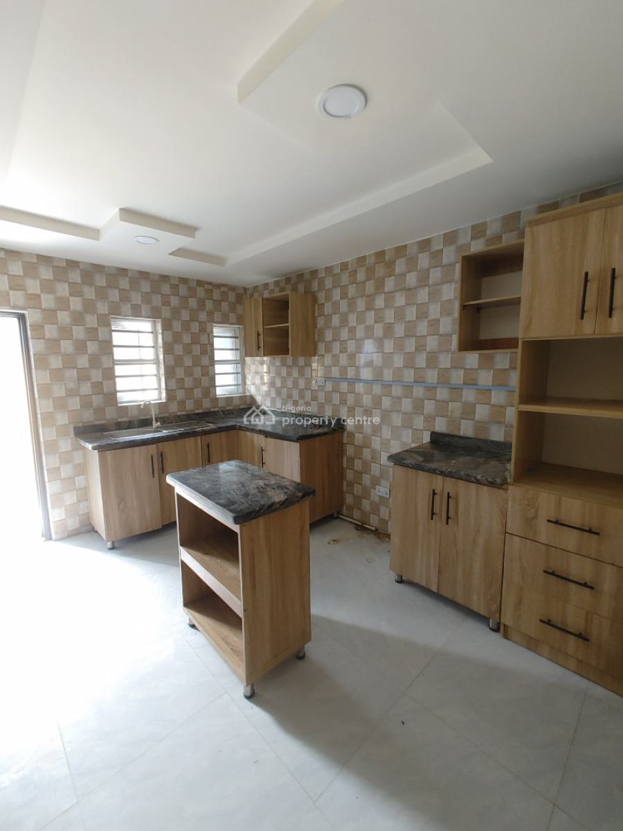 Sharp and Spacious 2 Bedroom in a Call in Estate, Sangotedo, Ajah, Lagos, Flat / Apartment for Rent