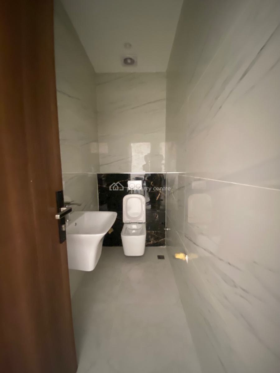Luxury Built 4 Bedroom Penthouse, Behind Zenith Bank Head Office, Victoria Island (vi), Lagos, Flat / Apartment for Sale