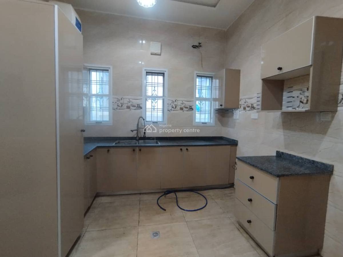 Well Renovated 4 Bedroom Semi Detached Duplex, Jahi, Abuja, Semi-detached Duplex for Rent