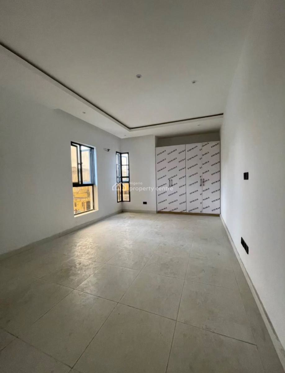 Lovely 2-bedroom Apartment + Spacious Maids Room, Lekki Phase 1, Lekki, Lagos, Flat / Apartment for Sale