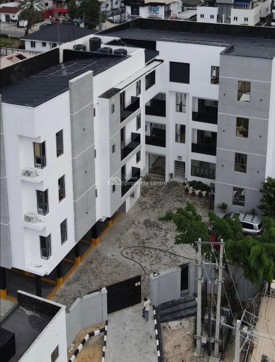 Lovely 2-bedroom Apartment + Spacious Maids Room, Lekki Phase 1, Lekki, Lagos, Flat / Apartment for Sale