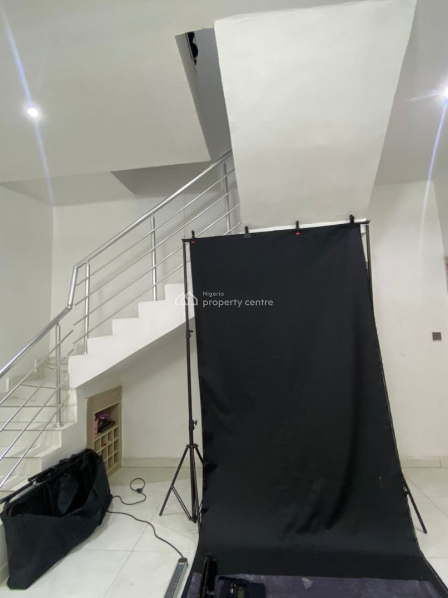 a Nice Room Self Contain in a Shared Apartment, Ikota G.r.a, Ikota, Lekki, Lagos, Self Contain (single Rooms) for Rent