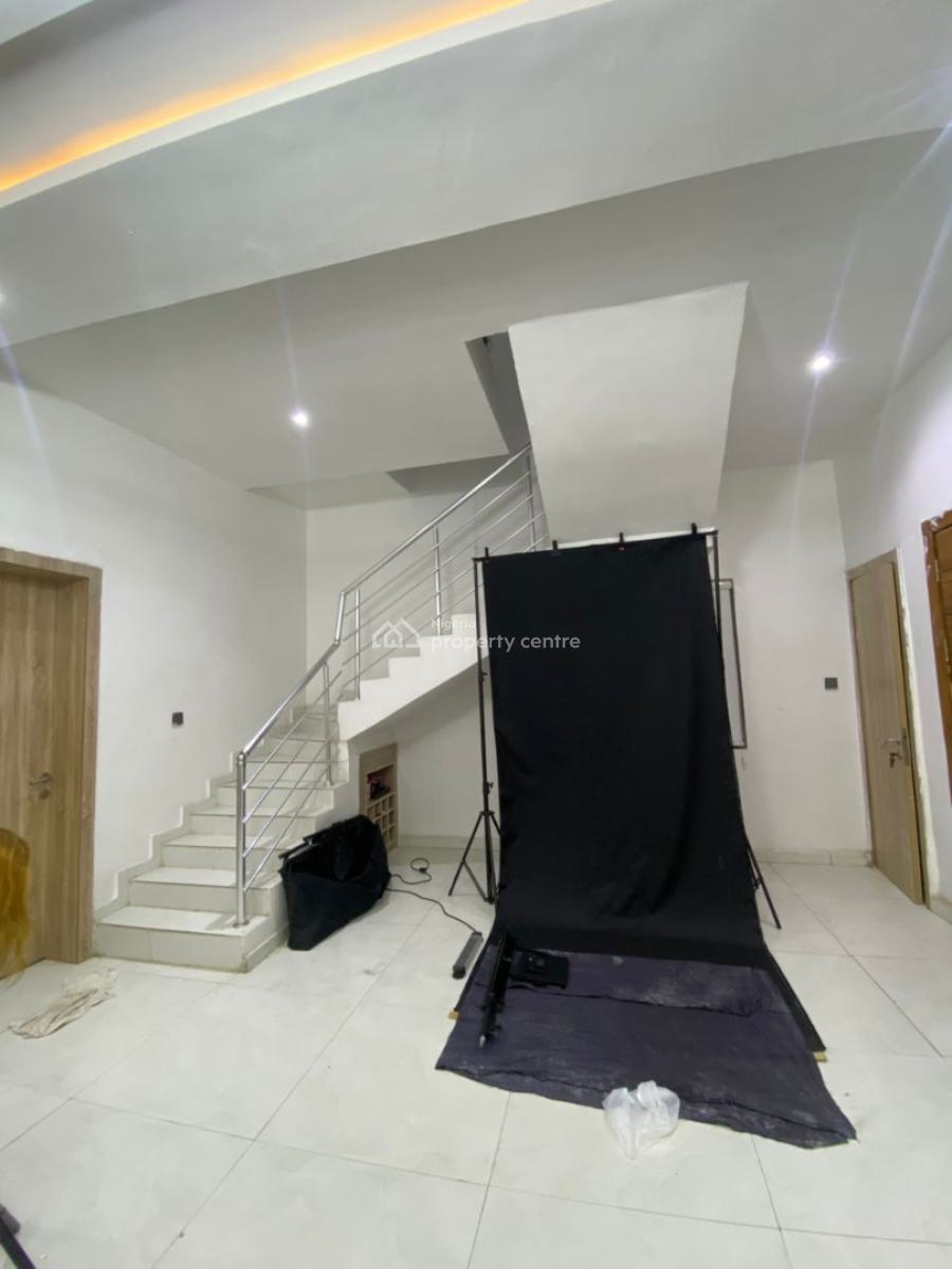 a Nice Room Self Contain in a Shared Apartment, Ikota G.r.a, Ikota, Lekki, Lagos, Self Contain (single Rooms) for Rent