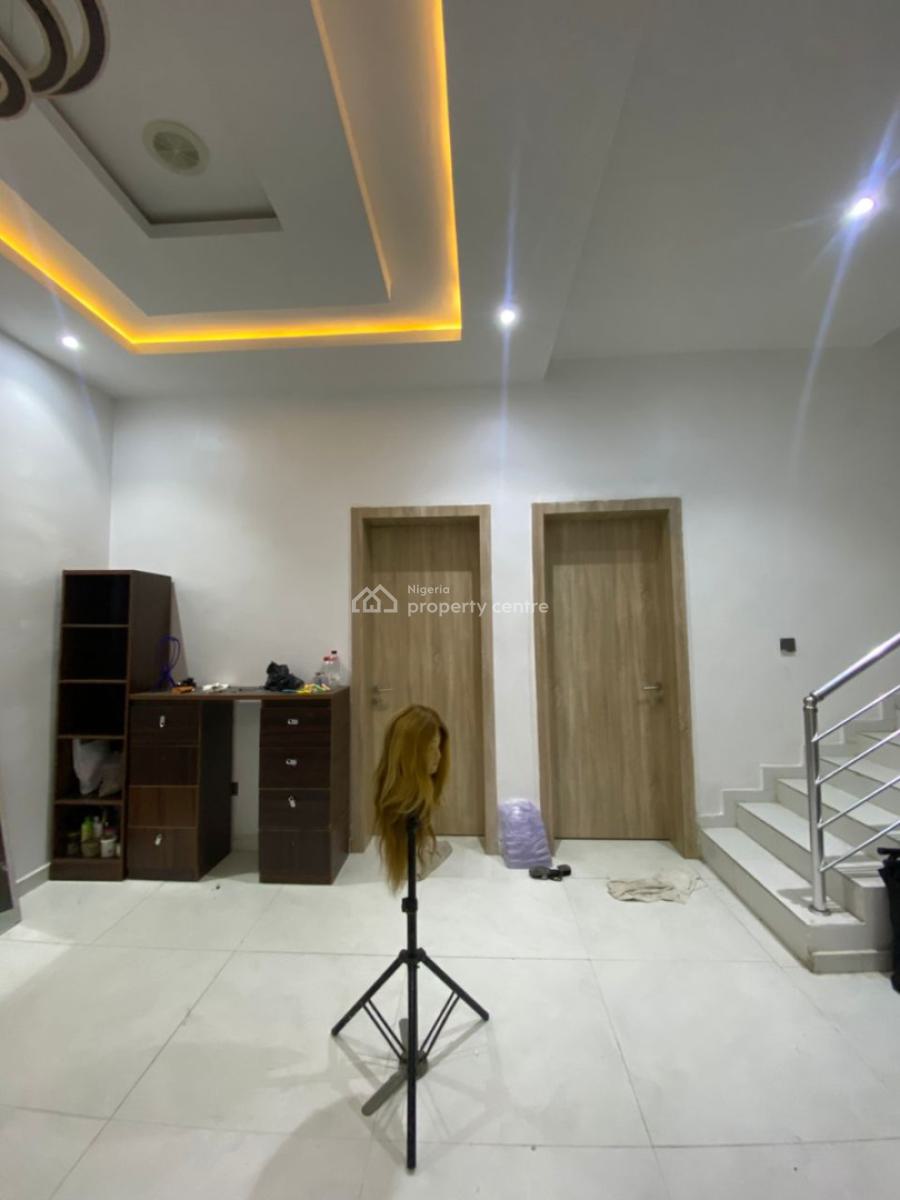 a Nice Room Self Contain in a Shared Apartment, Ikota G.r.a, Ikota, Lekki, Lagos, Self Contain (single Rooms) for Rent