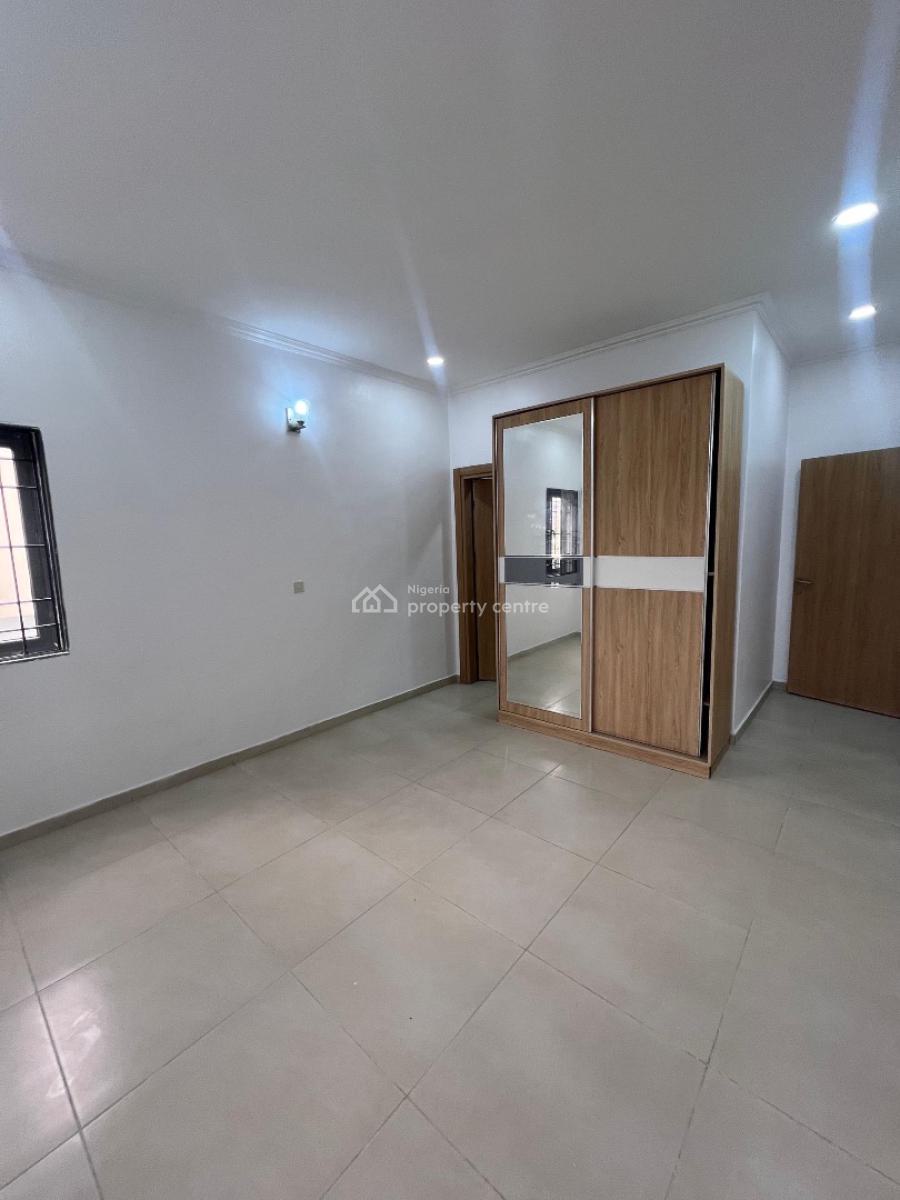 Clean 4 Bedroom Self Compound Semi Detached Diplex, Off Admiralty Way, Lekki Phase 1, Lekki, Lagos, Semi-detached Duplex for Rent