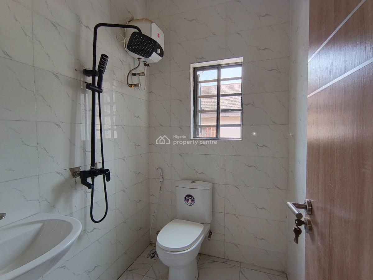 3 Bedroom Flat, Ebute Igbogbo Road, Ikorodu, Lagos, Flat / Apartment for Rent