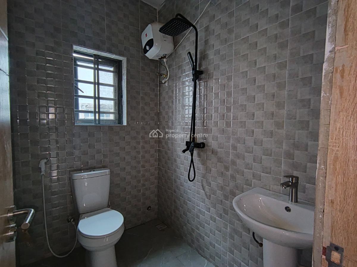 3 Bedroom Flat, Ebute Igbogbo Road, Ikorodu, Lagos, Flat / Apartment for Rent