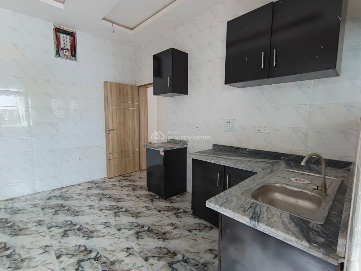 3 Bedroom Flat, Ebute Igbogbo Road, Ikorodu, Lagos, Flat / Apartment for Rent