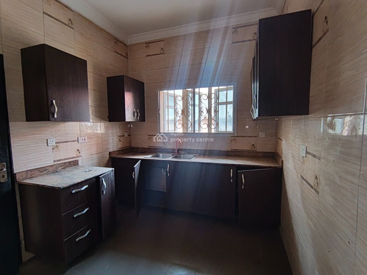 2 Bedroom Flat, Ebute Igbogbo Road, Ikorodu, Lagos, Flat / Apartment for Rent