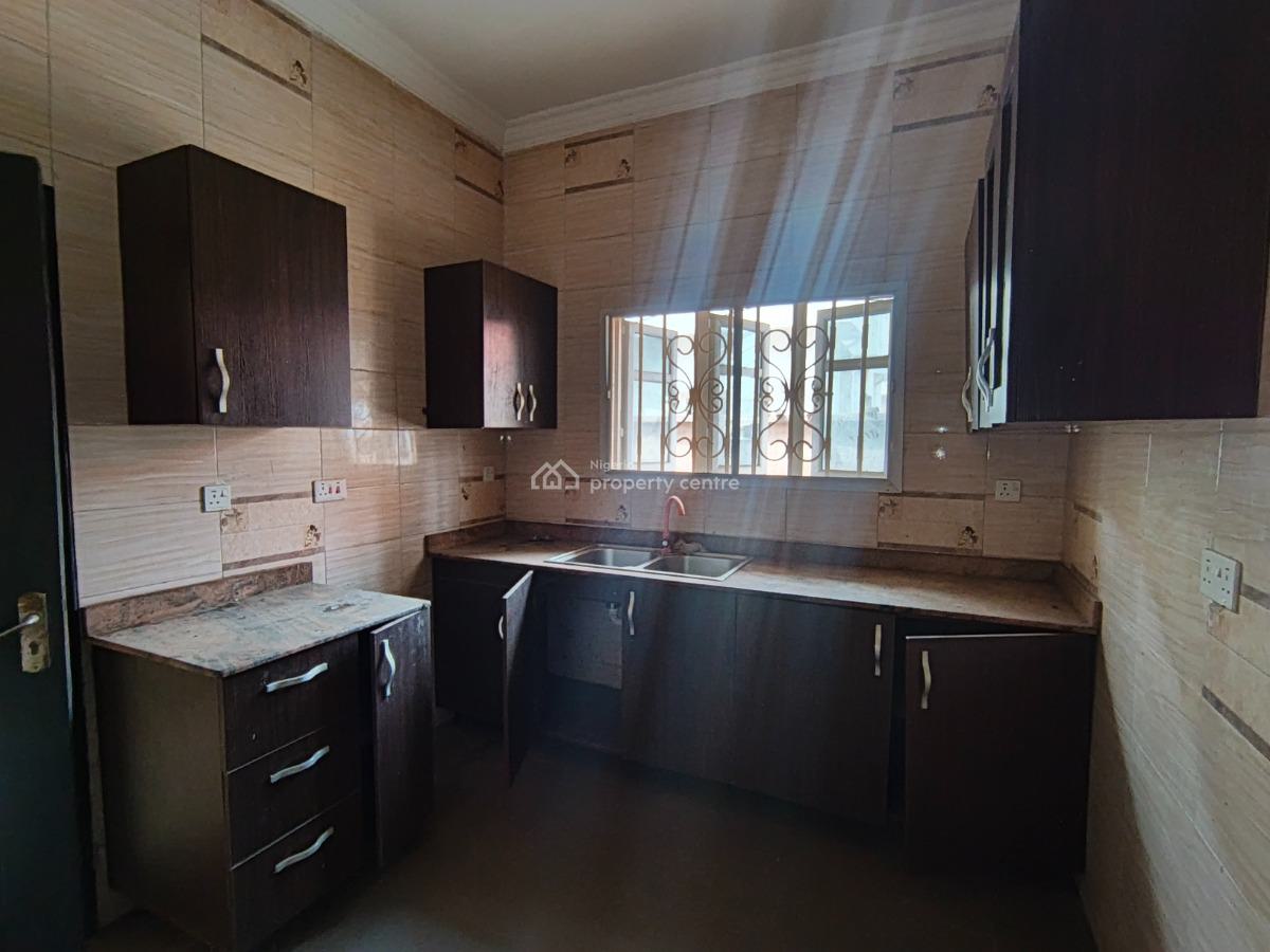 2 Bedroom Flat, Ebute Igbogbo Road, Ikorodu, Lagos, Flat / Apartment for Rent