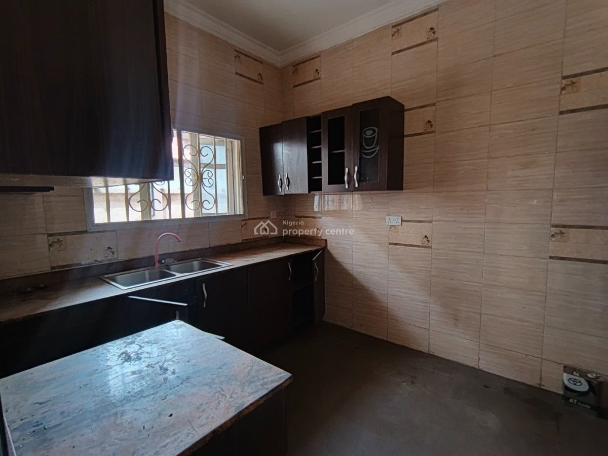 2 Bedroom Flat, Ebute Igbogbo Road, Ikorodu, Lagos, Flat / Apartment for Rent
