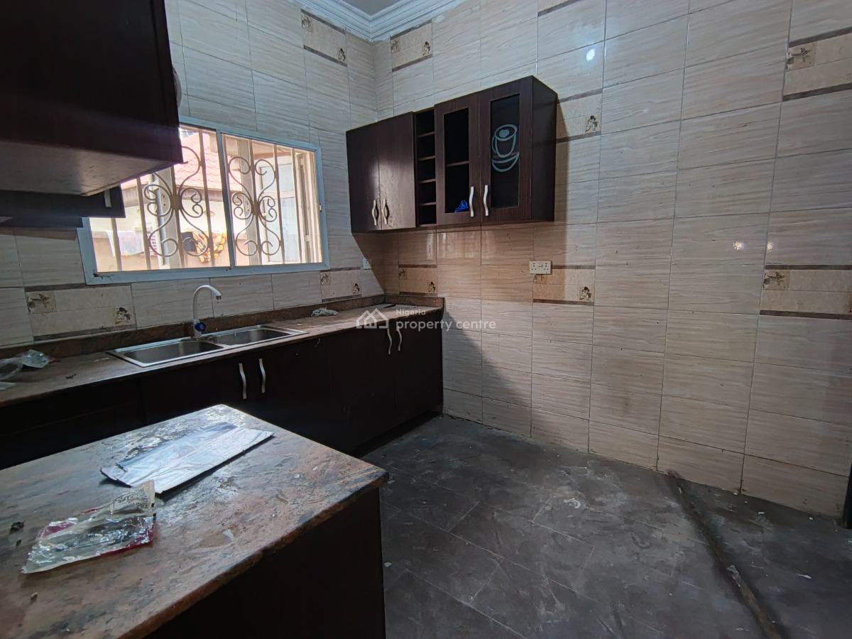 2 Bedrooms Flat, Ebute - Igbogbo Road, Ikorodu, Lagos, Flat / Apartment for Rent