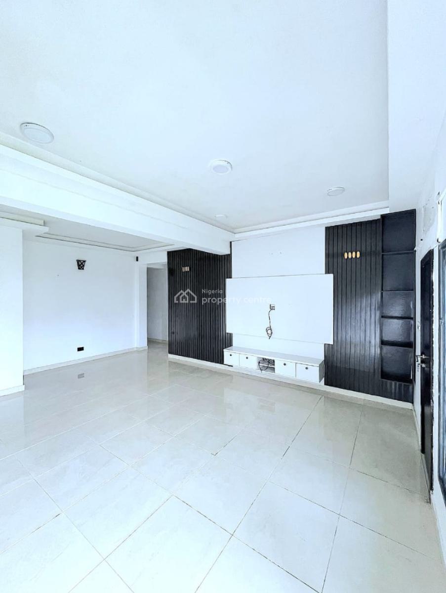 Well, Maintained 3 Bedrooms Serviced Apartment, Oral Estate, Lekki, Lagos, Flat / Apartment for Sale