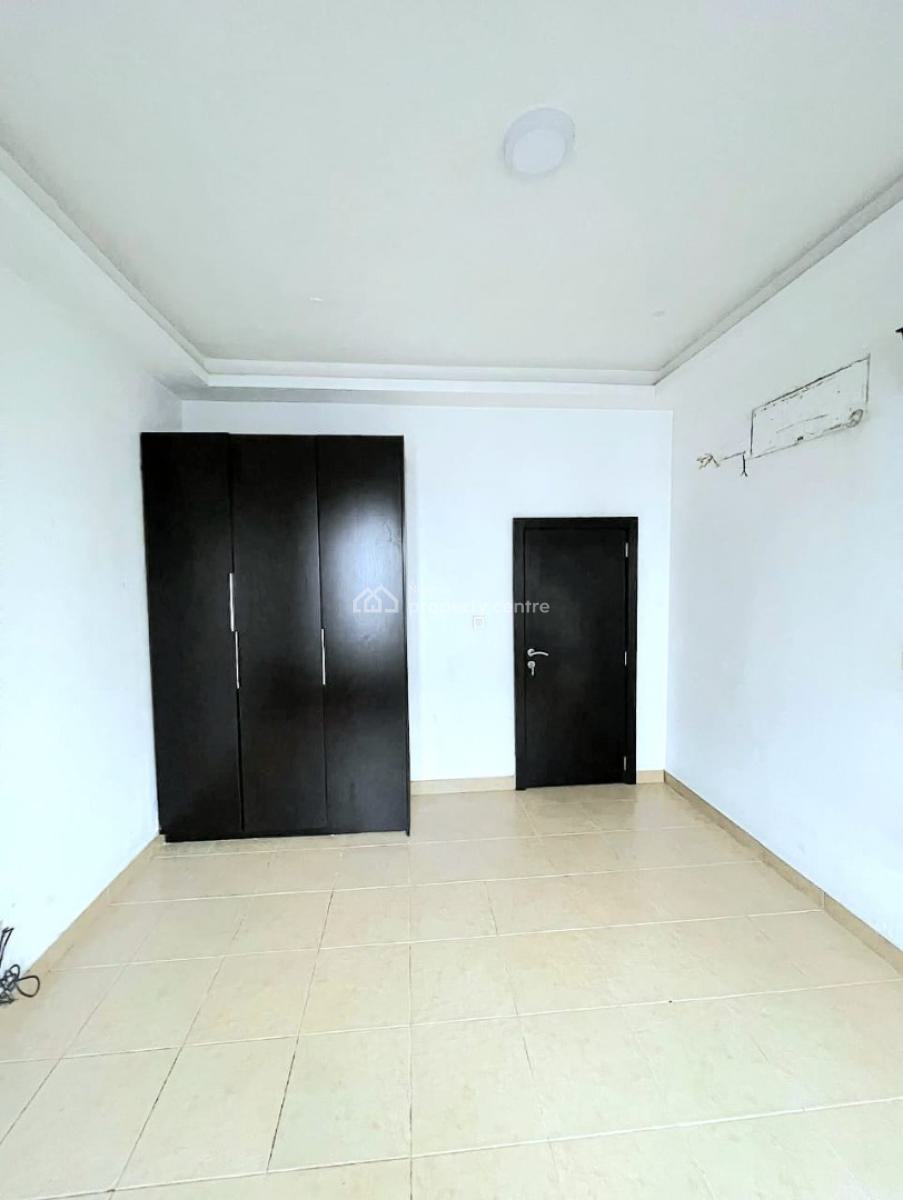 Well, Maintained 3 Bedrooms Serviced Apartment, Oral Estate, Lekki, Lagos, Flat / Apartment for Sale