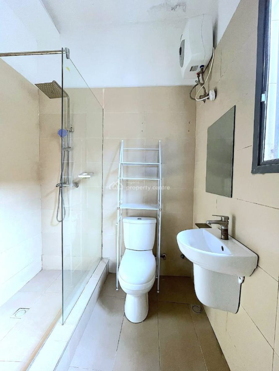 Well, Maintained 3 Bedrooms Serviced Apartment, Oral Estate, Lekki, Lagos, Flat / Apartment for Sale