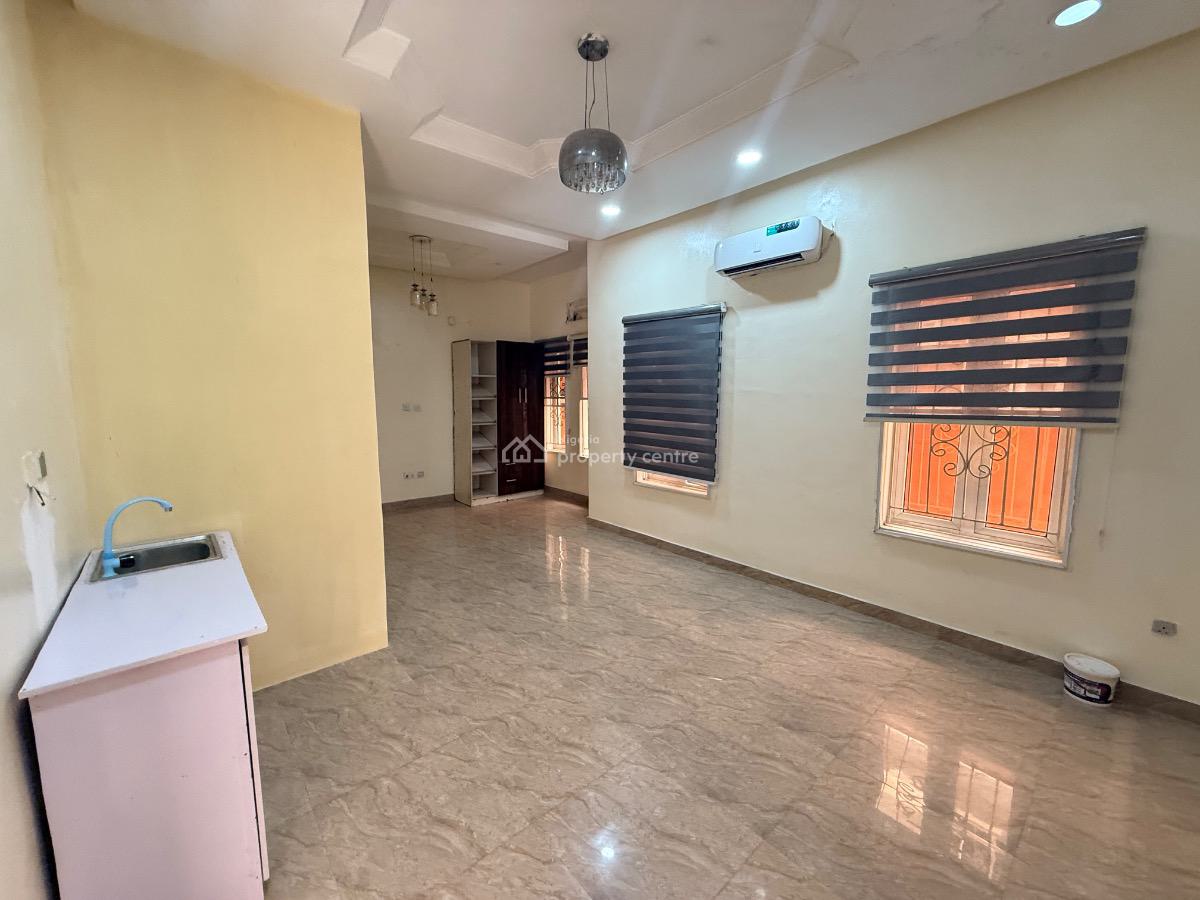 Premium Spacious Studio Flat, Chevron Drive, Lekki, Lagos, Flat / Apartment for Rent