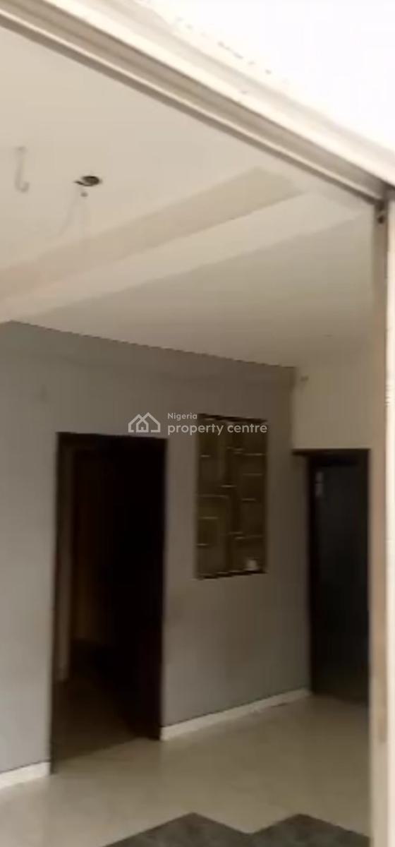 Spacious and Decent Bedroom Flat with 3 Toilet /2 Bathroom, Anthony, Maryland, Lagos, Flat / Apartment for Rent