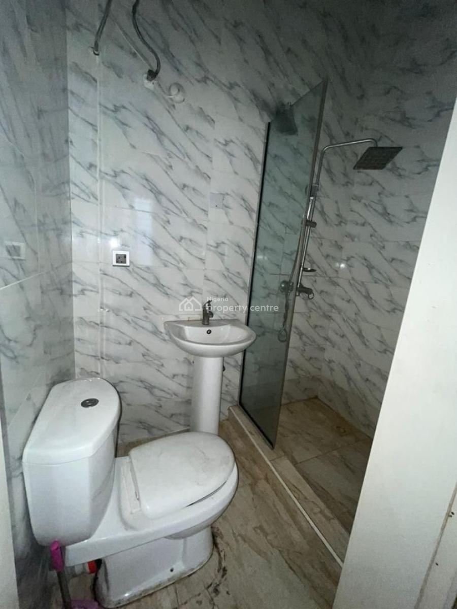 10 Months Room Available, Upstairs in a Duplex( Shared), Golden Tulip Estate Chevron, Lekki, Lagos, Self Contain (single Rooms) for Rent