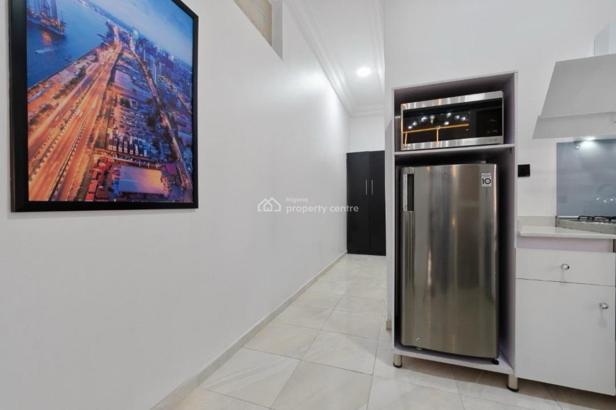 Executive Luxury 1 Bedroom Apartment, Lekki Phase 1, Lekki, Lagos, Mini Flat (room and Parlour) Short Let