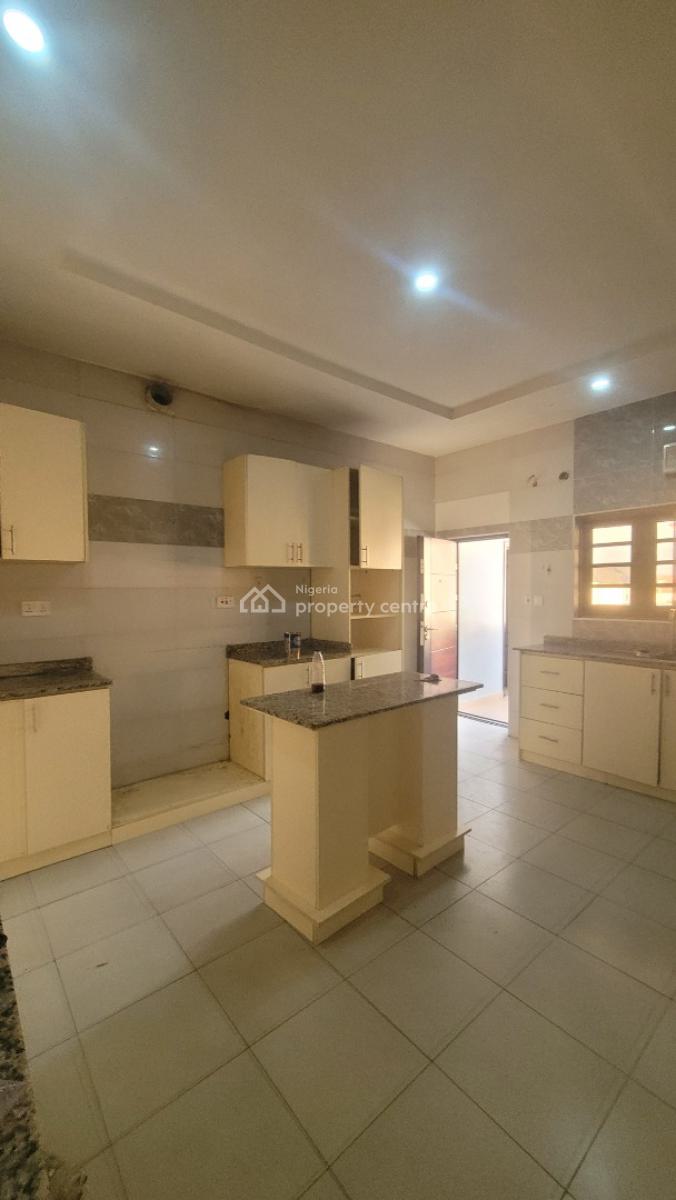 Luxurious Massive 3 Bedroom Flat with Bq Tarred Road, By American International School, Durumi, Abuja, Flat / Apartment for Rent