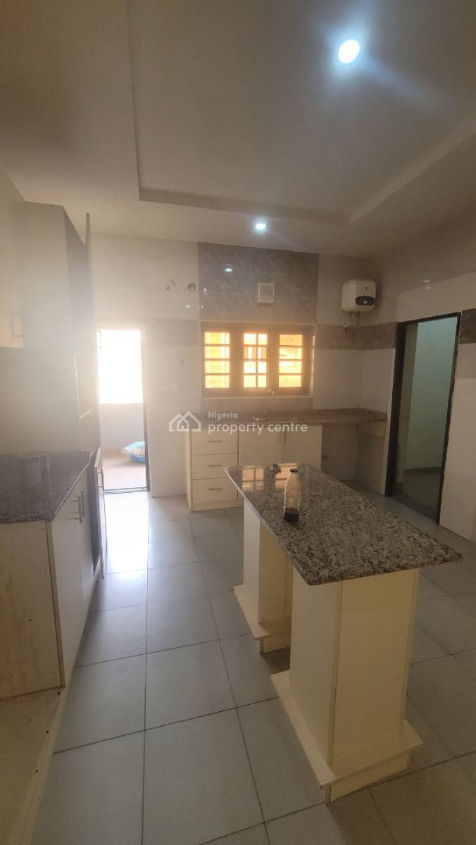 Luxurious Massive 3 Bedroom Flat with Bq Tarred Road, By American International School, Durumi, Abuja, Flat / Apartment for Rent