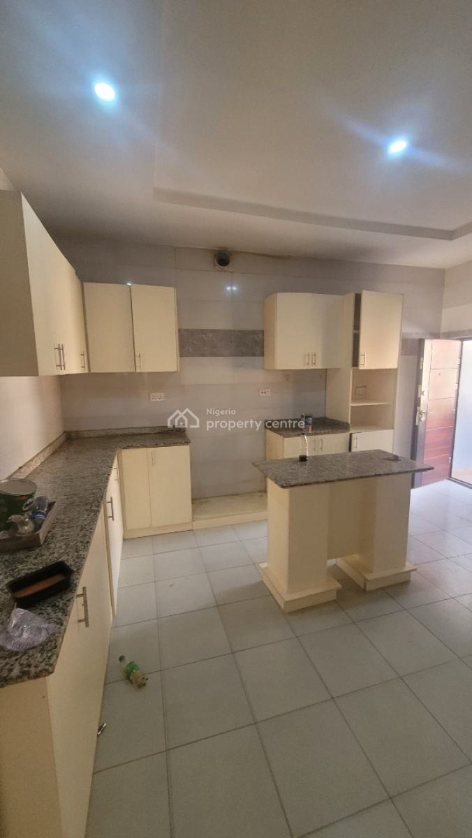 Luxurious Massive 3 Bedroom Flat with Bq Tarred Road, By American International School, Durumi, Abuja, Flat / Apartment for Rent