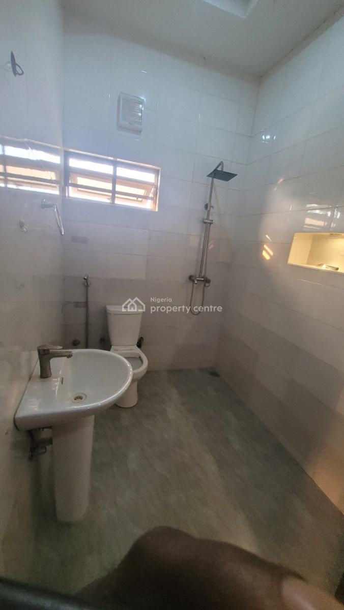 Luxurious Massive 3 Bedroom Flat with Bq Tarred Road, By American International School, Durumi, Abuja, Flat / Apartment for Rent