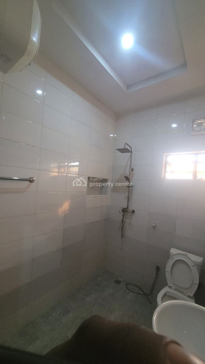 Luxurious Massive 3 Bedroom Flat with Bq Tarred Road, By American International School, Durumi, Abuja, Flat / Apartment for Rent
