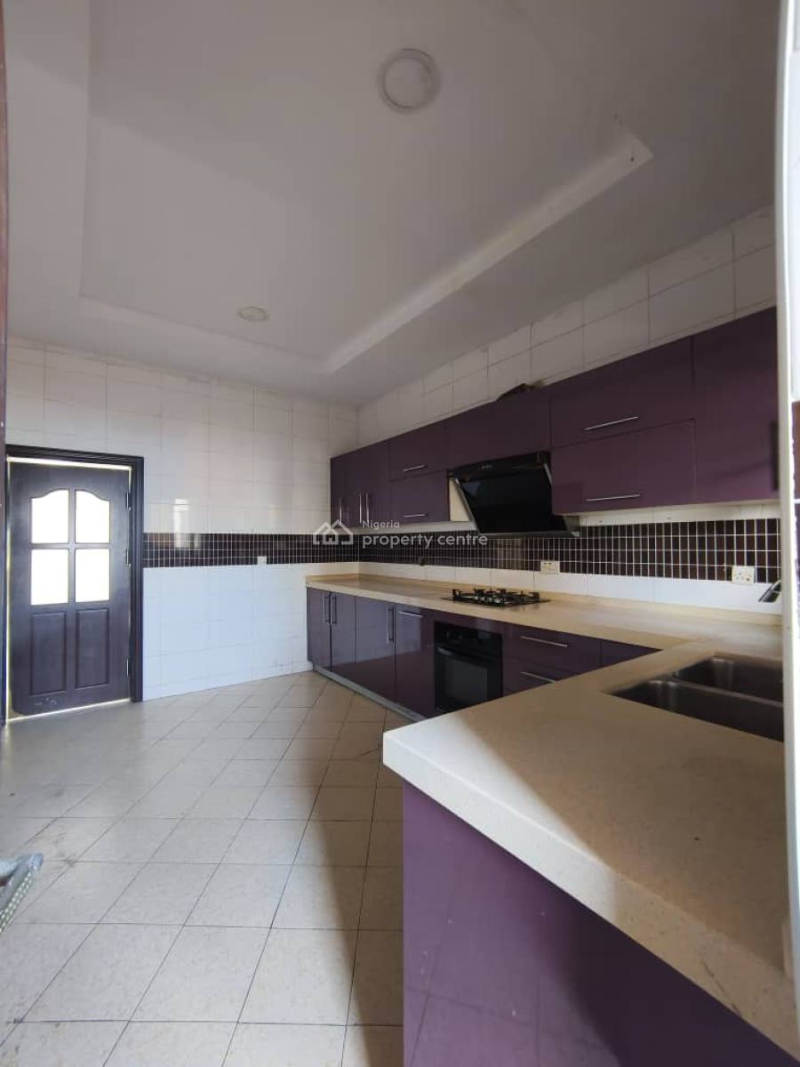 a Spacious 3 Bedroom Apartment, Lekki Phase 1, Lekki, Lagos, Flat / Apartment for Rent