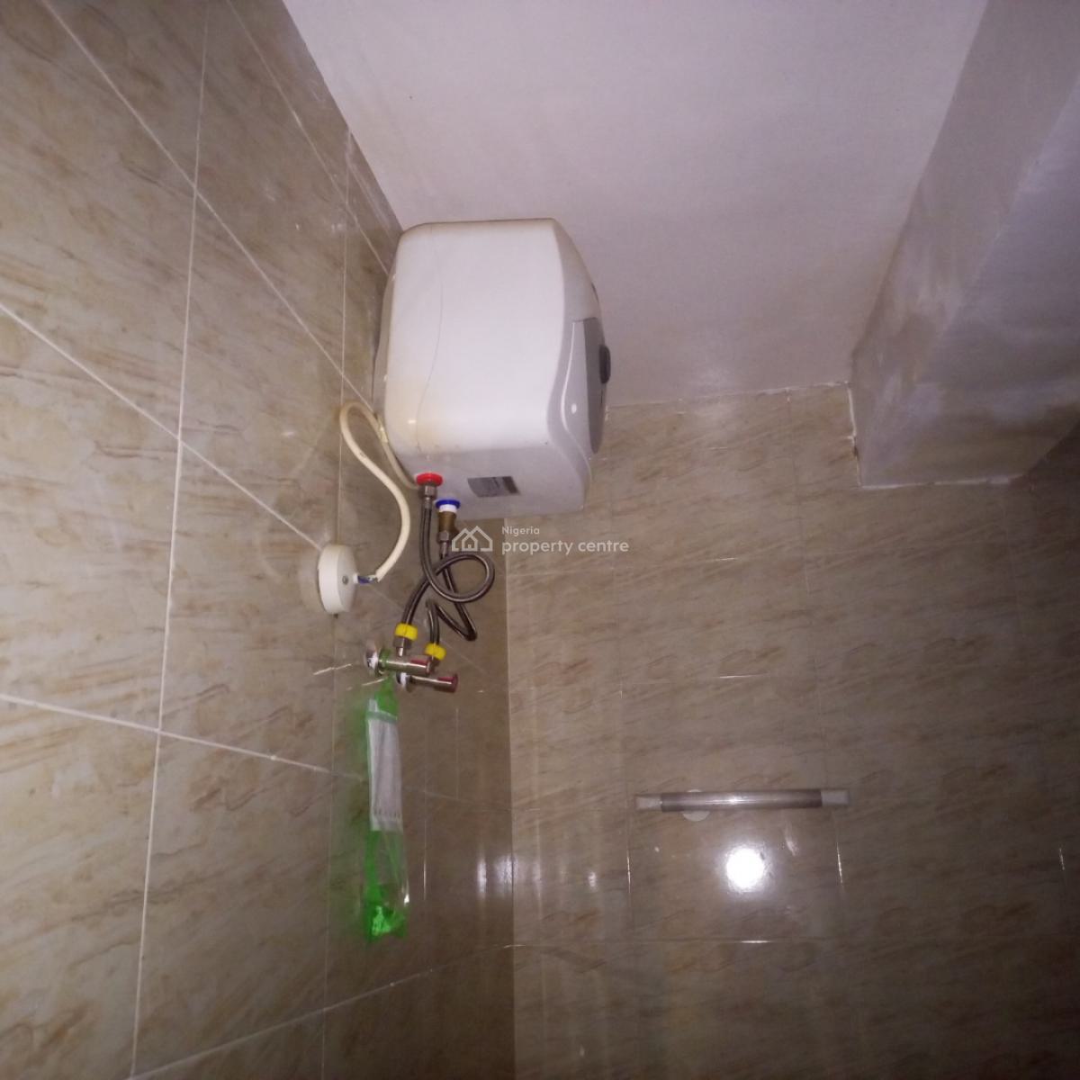 2 Bedroom Flat, Brains & Hammers City, Life Camp, Abuja, Flat / Apartment for Rent