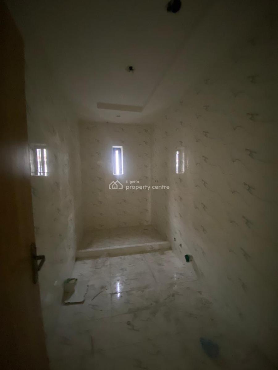 Spacious 4 Bedroom Terrace with Bq Itted Kitchen with Amenities, Lekki Phase 1, Lekki, Lagos, Terraced Duplex for Rent