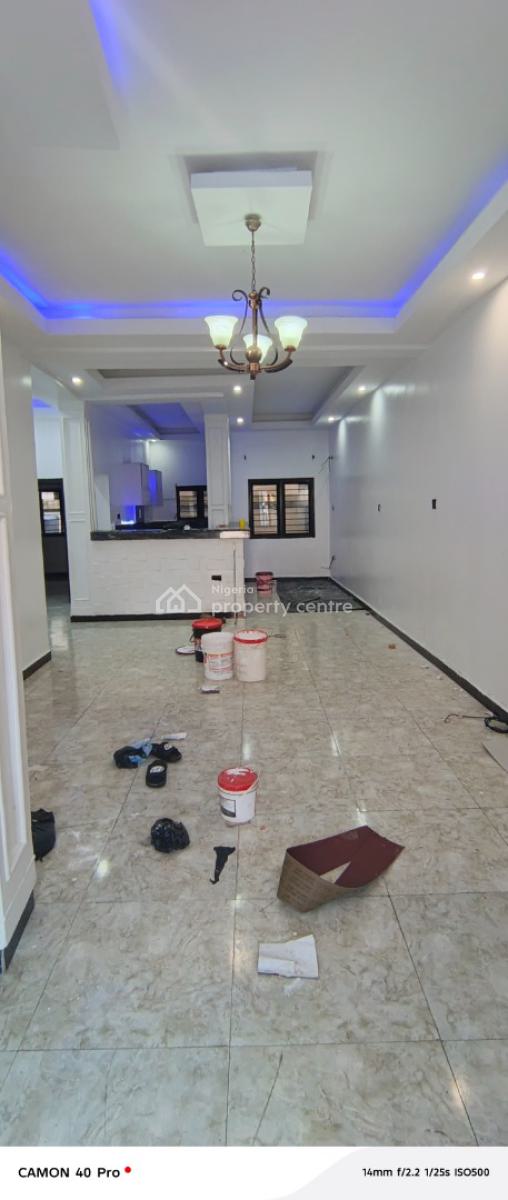 Clean 3 Bedroom Flat, Chevron, Lekki, Lagos, Flat / Apartment for Rent