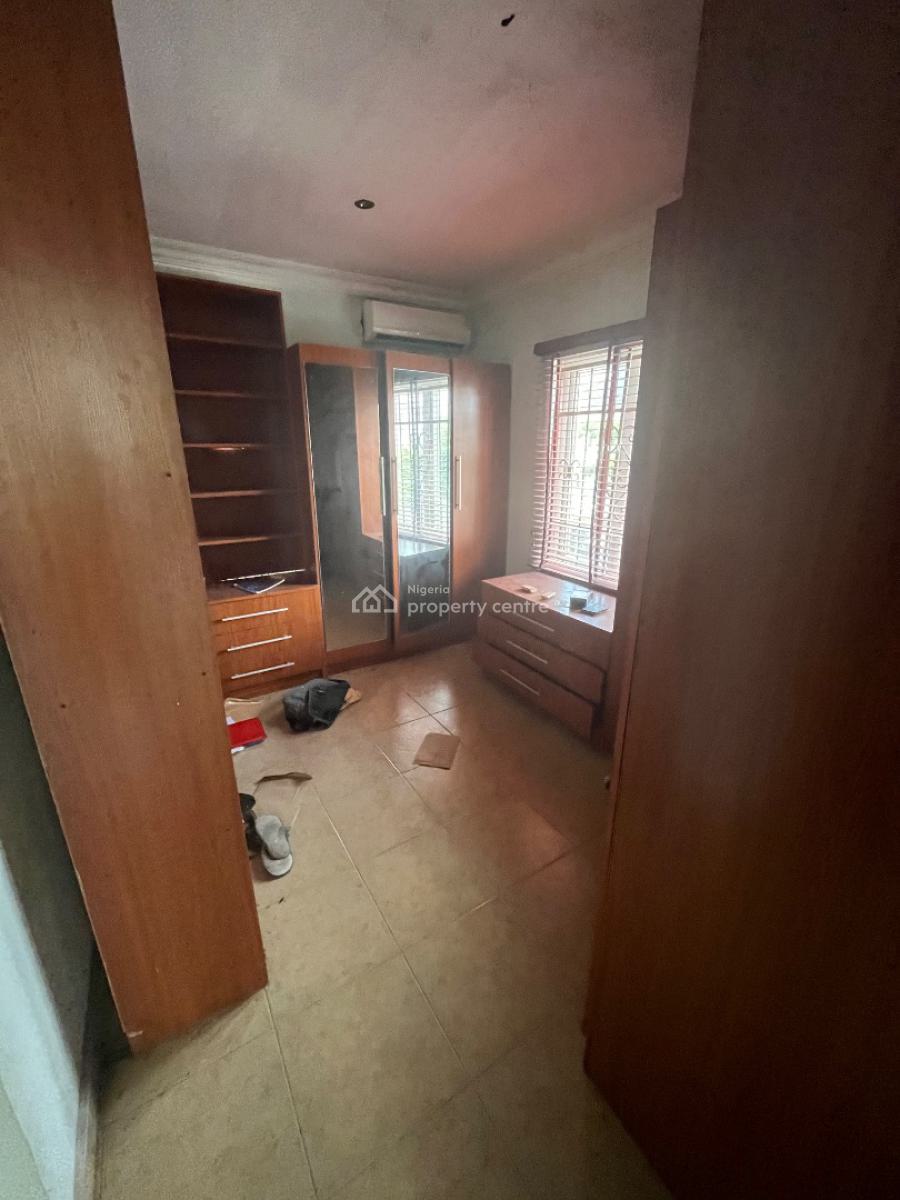 Luxury Spacious Master Bedroom with a Massive Wardrobe, Mobil Road, Ilaje, Ajah, Lagos, Flat / Apartment for Rent