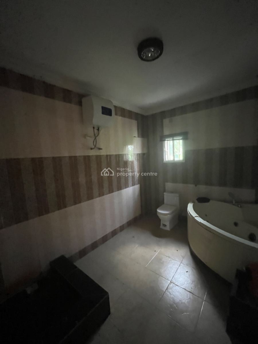 Luxury Spacious Master Bedroom with a Massive Wardrobe, Mobil Road, Ilaje, Ajah, Lagos, Flat / Apartment for Rent