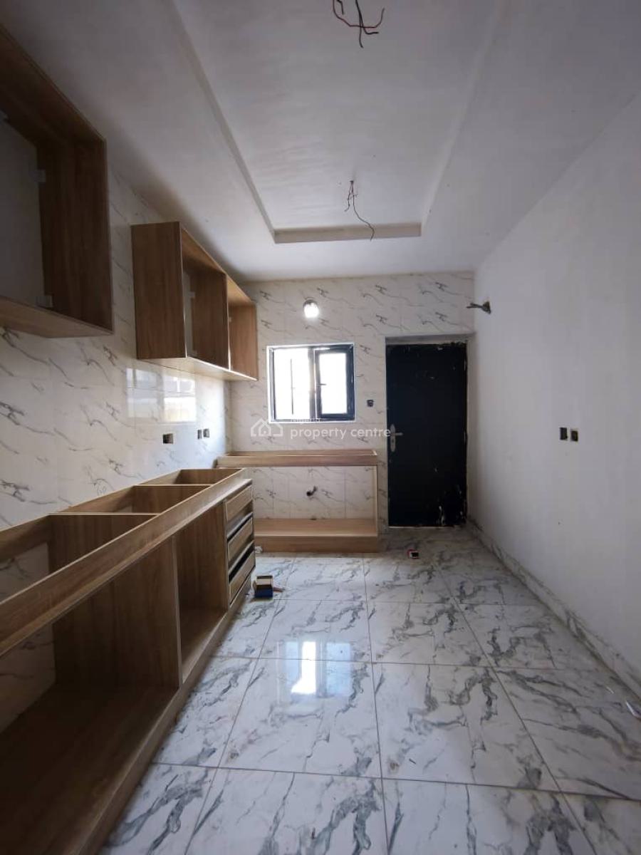 Spacious 4 Bedroom Terrace, Lekki Phase 1, Lekki, Lagos, House for Rent
