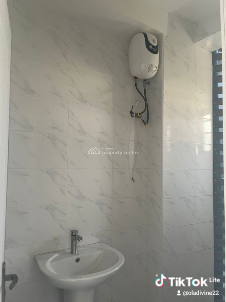 Luxury 3 Bedroom Flat in a Secured Estate, Chevron Alternative, Lekki, Lagos, Flat / Apartment for Rent