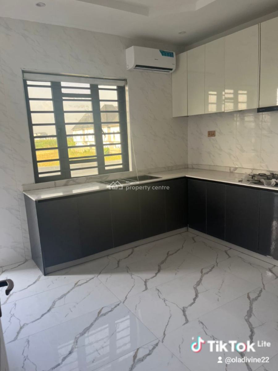 Luxury 3 Bedroom Flat in a Secured Estate, Chevron Alternative, Lekki, Lagos, Flat / Apartment for Rent