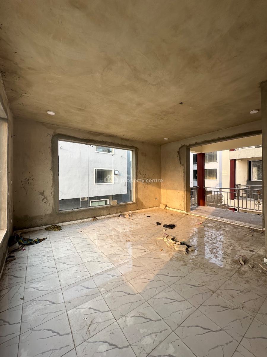 Spacious Shop (25sqm) + Private Toilet, Mobil Road, Lekki, Lagos, Shop for Rent