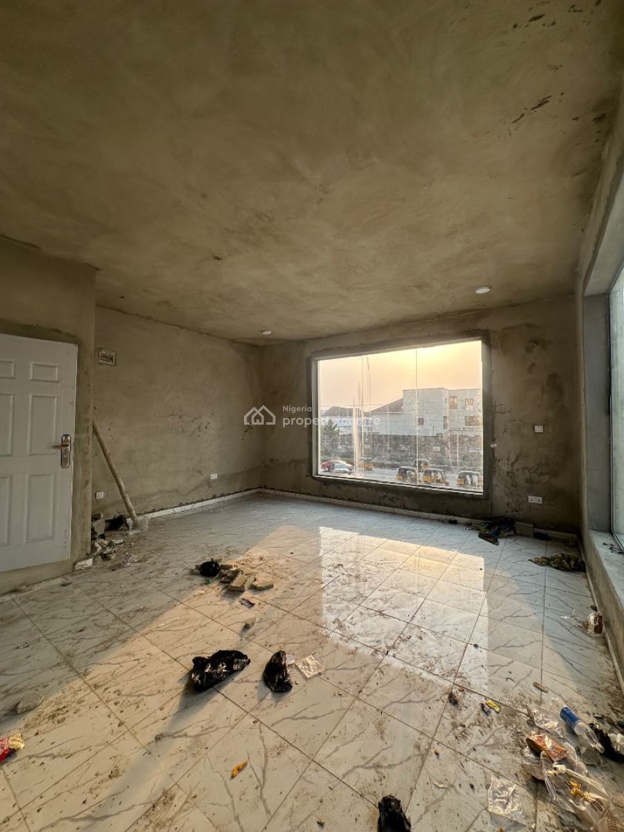 Spacious Shop (25sqm) + Private Toilet, Mobil Road, Lekki, Lagos, Shop for Rent