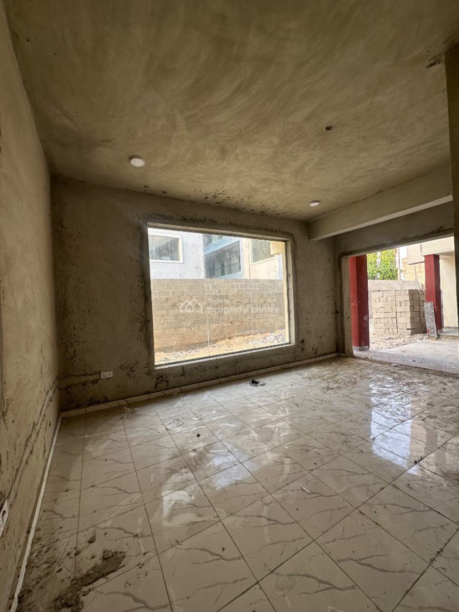 Spacious Shop (25sqm) + Private Toilet, Mobil Road, Lekki, Lagos, Shop for Rent