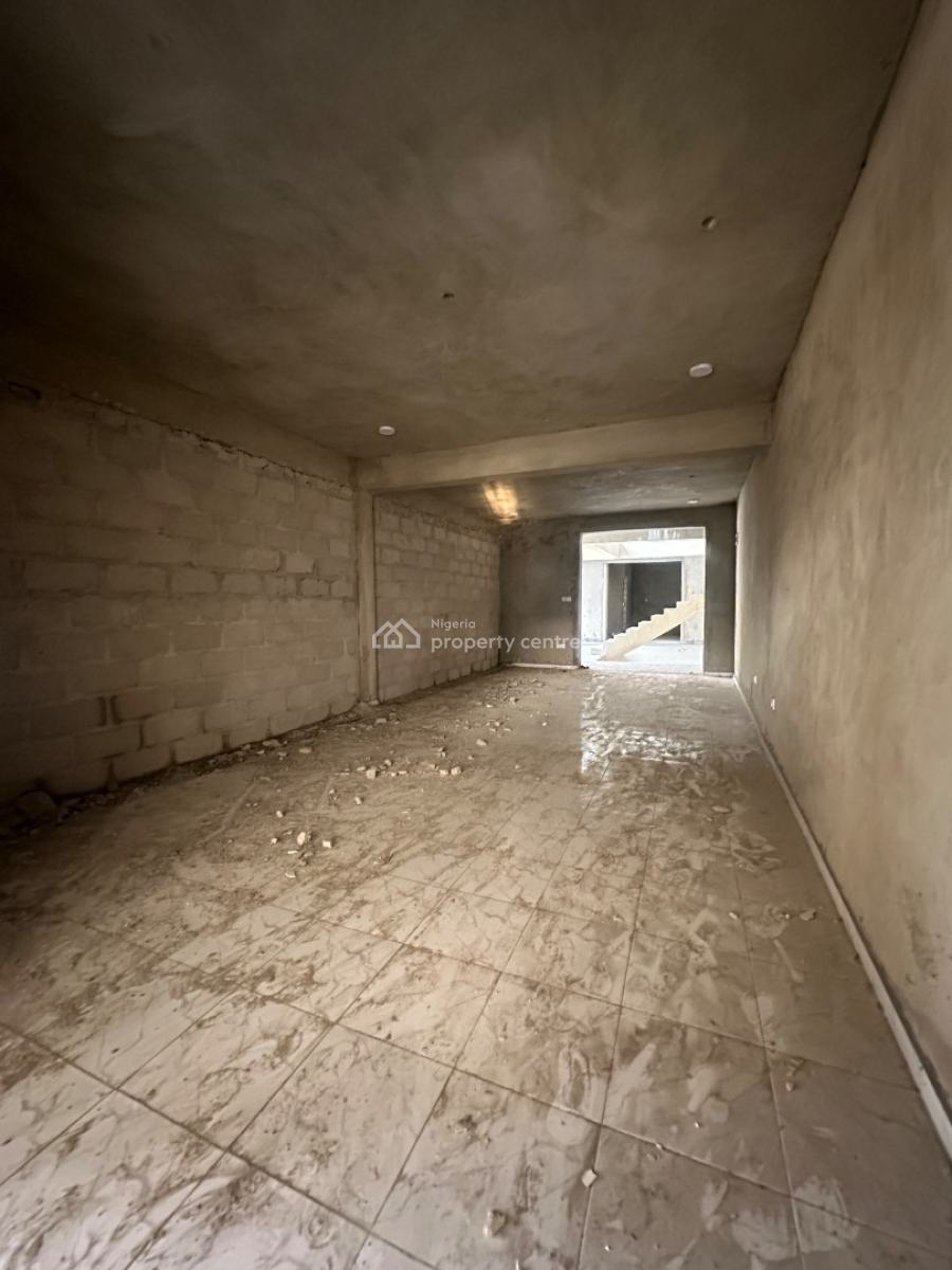 Spacious Shop (25sqm) + Private Toilet, Mobil Road, Lekki, Lagos, Shop for Rent