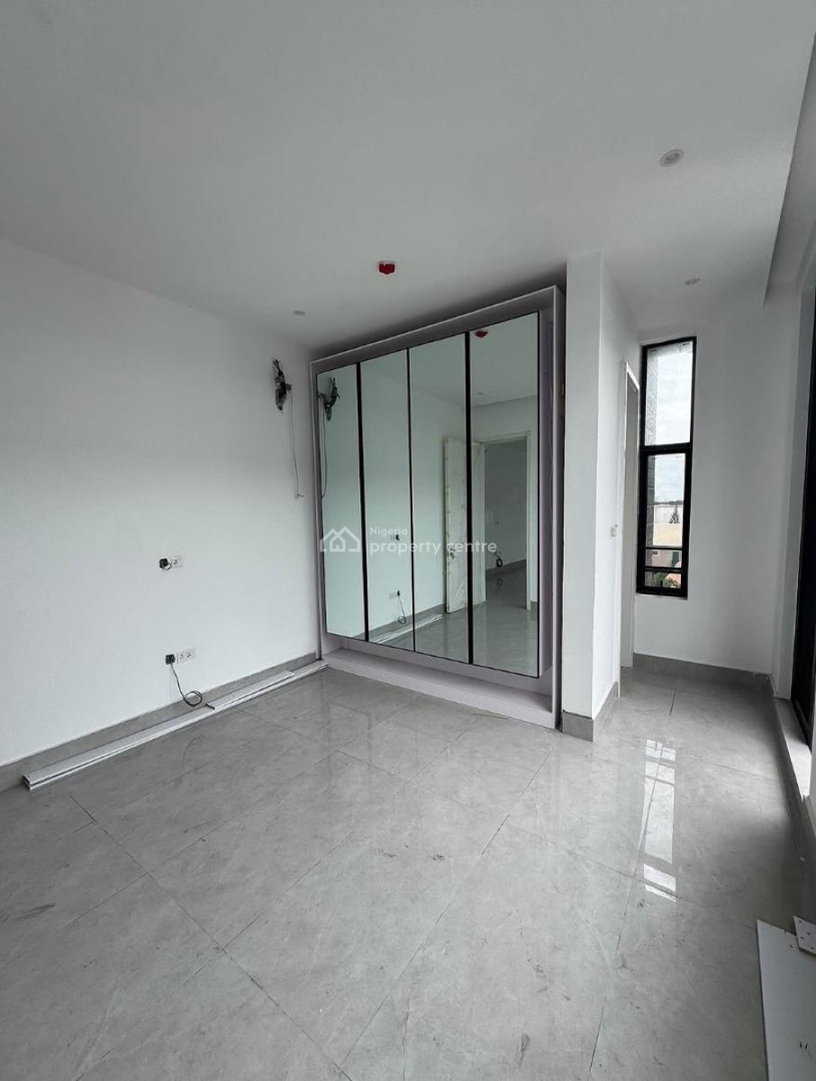 Luxury 3 Bedroom Apartment with Bq + Elevator + Swimming Pool, Lekki Phase 1, Lekki, Lagos, Flat / Apartment for Rent