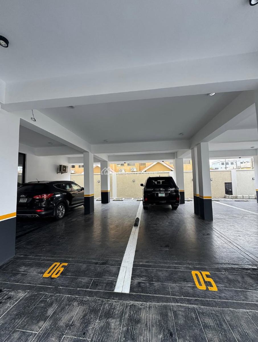 Luxury 3 Bedroom Apartment with Bq + Elevator + Swimming Pool, Lekki Phase 1, Lekki, Lagos, Flat / Apartment for Rent
