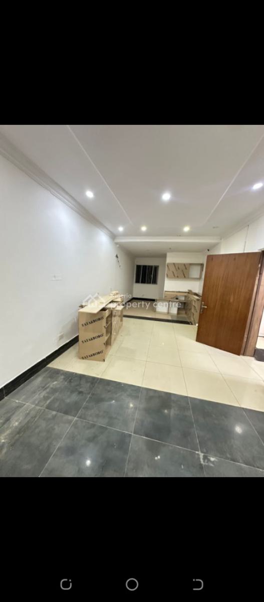 S.direct!!!  Upper Floor Spacious  2 Bedroom Apartment, Lekki Phase 1, Lekki Phase 1, Lekki, Lagos, Flat / Apartment for Rent