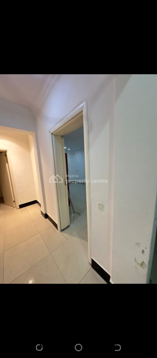 S.direct!!!  Upper Floor Spacious  2 Bedroom Apartment, Lekki Phase 1, Lekki Phase 1, Lekki, Lagos, Flat / Apartment for Rent