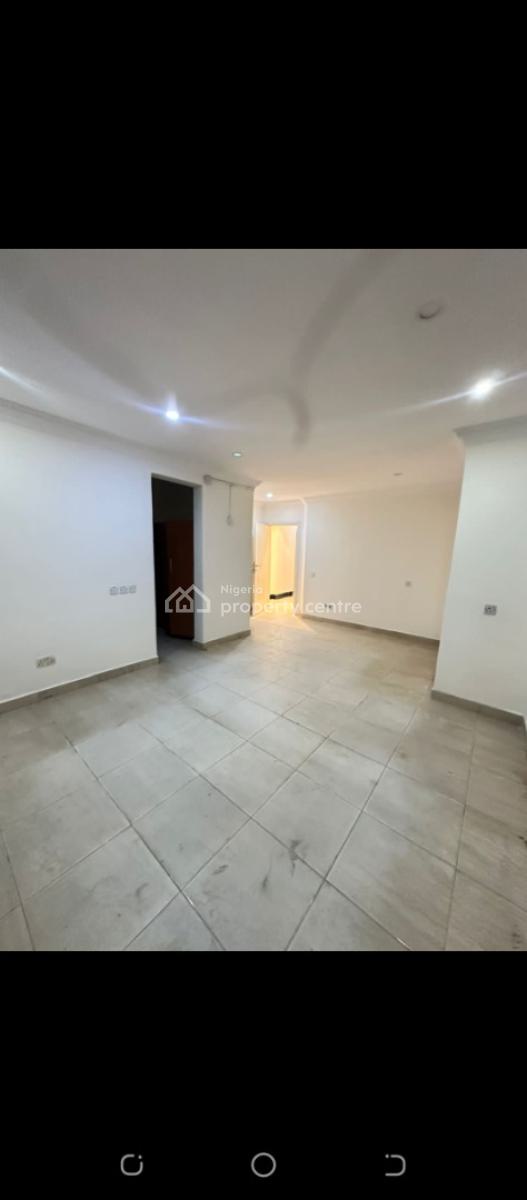 S.direct!!!  Upper Floor Spacious  2 Bedroom Apartment, Lekki Phase 1, Lekki Phase 1, Lekki, Lagos, Flat / Apartment for Rent