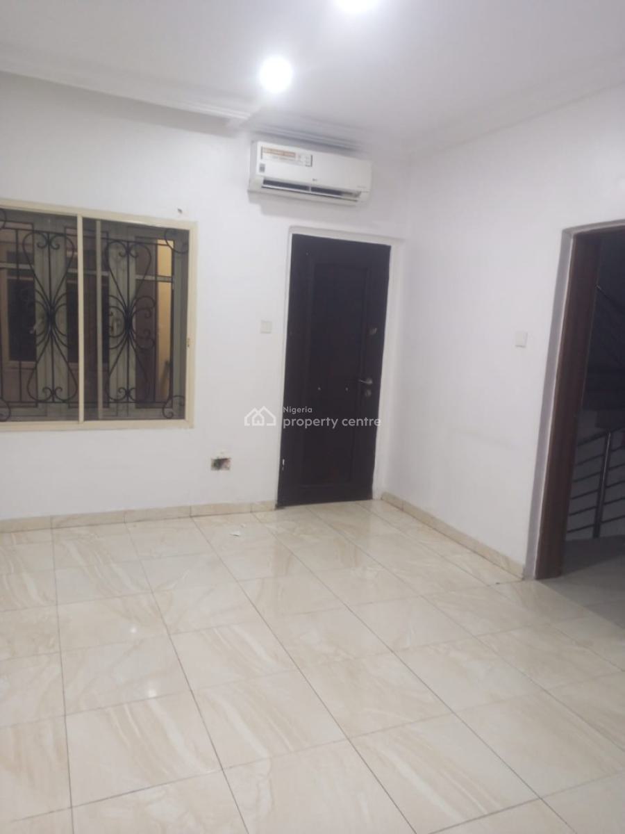 4 Bedroom with 1 Bq - Semi Detached with Self Compound, Lekki Phase 1, Lekki, Lagos, Semi-detached Duplex for Sale