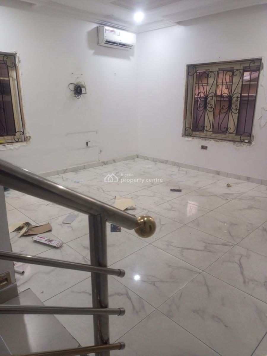 4 Bedroom with 1 Bq - Semi Detached with Self Compound, Lekki Phase 1, Lekki, Lagos, Semi-detached Duplex for Sale