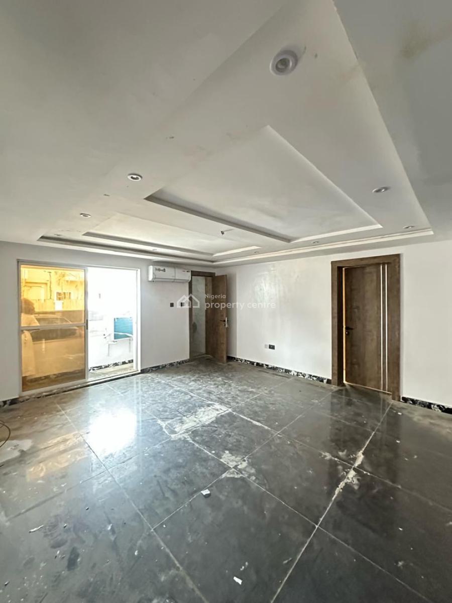 Spacious 3 Bedroom Apartment, Lekki Phase 1, Lekki, Lagos, Flat / Apartment for Sale