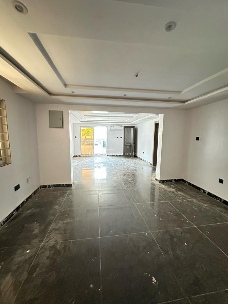 Spacious 3 Bedroom Apartment, Lekki Phase 1, Lekki, Lagos, Flat / Apartment for Sale